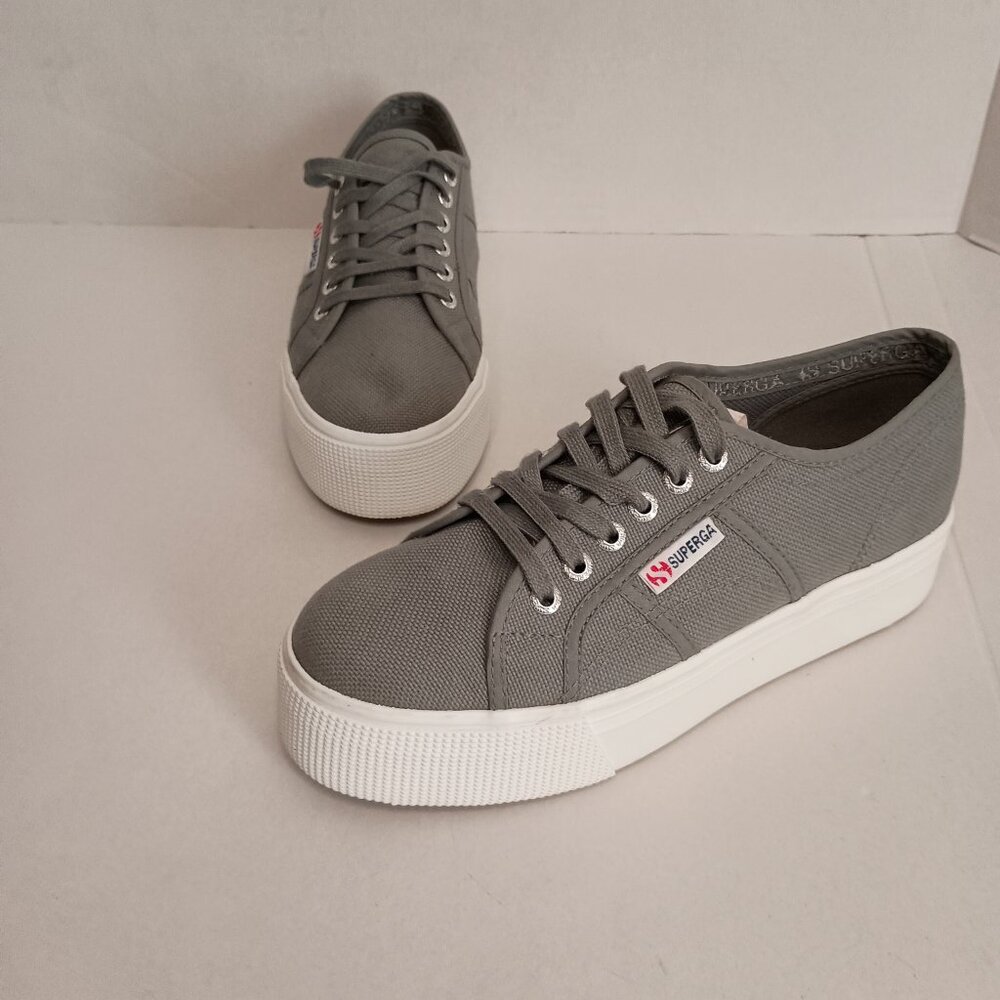 Superga Gray 2 Inch Platform Sneakers Excellent Women’s Size 8 - Picture 11 of 12